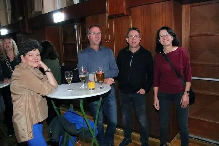 Hans Jürgen Findeis mit seiner Band „Hauns Amore“ begeisterte das Publikum in der Bärnbacher Sporthalle.