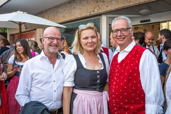 Stainer-Hämmerle mit Lebensgefährten Peter Plaikner und dem damaligen Landtagspräsidenten Reinhart Rohr (SPÖ)