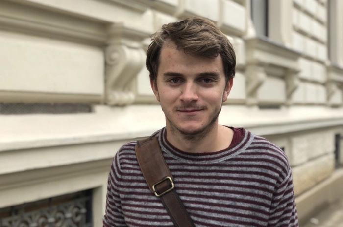 "Wie alle erhoffe ich mir mehr Plätze zum Lernen, eine gute Atmosphäre, genügend frische Luft und für den Sommer eine Klimaanlage."