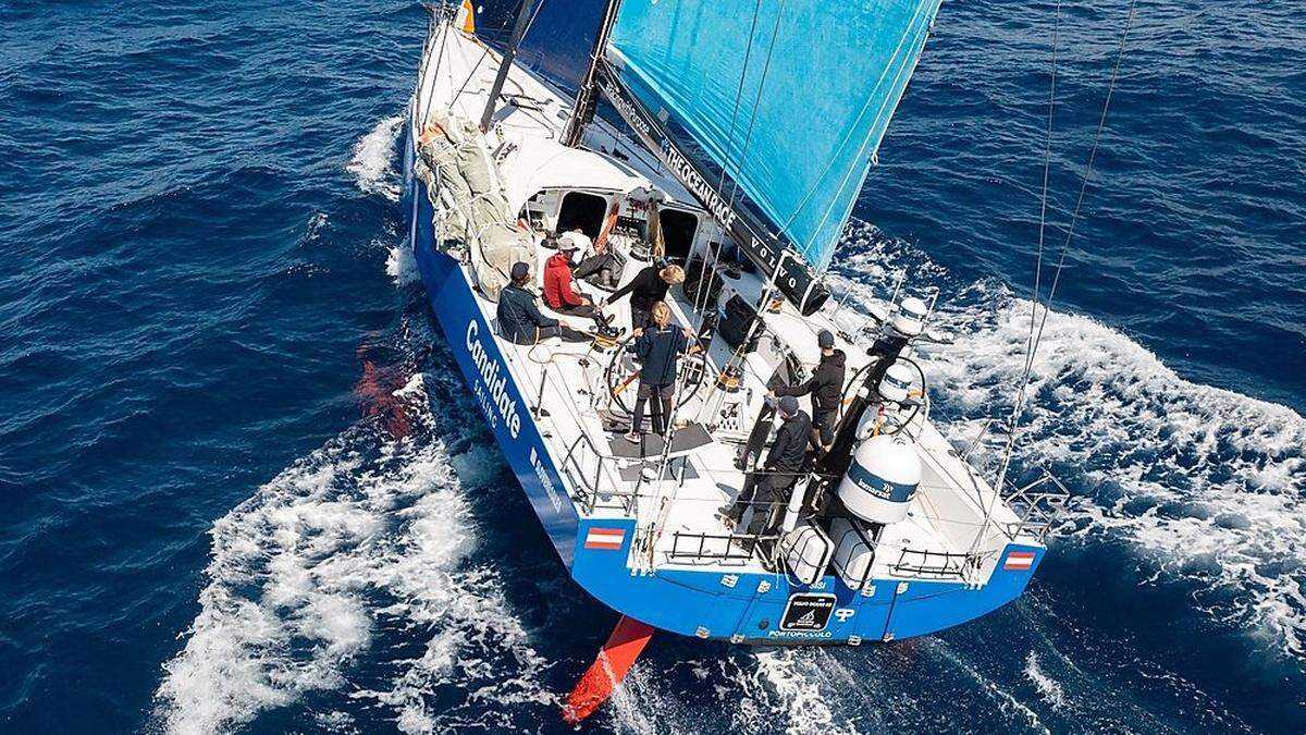 Zehn Mann sind beim Ocean Race an Bord