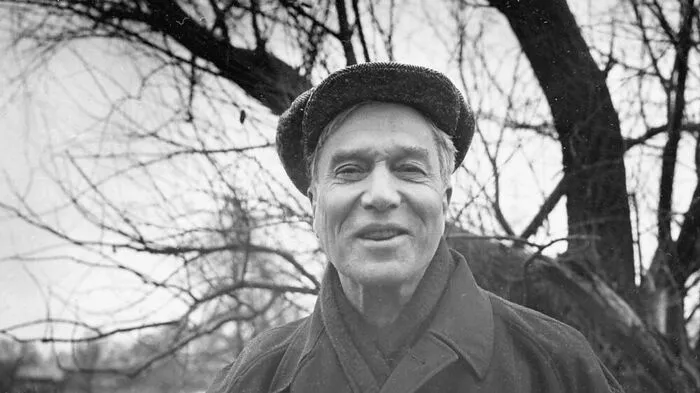 ... Boris Pasternak ("Doktor Schiwago") wies den ihm 1958 verliehenen Preis auf Drängen des Sowjet-Regimes zurück ...