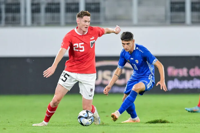 David Schnegg: 3 Bei seinem Debüt für das Nationalteam sorgte der einzige Bundesliga-Spieler in der ersten Hälfte für die stärkste Leistung. Der Sturm-Verteidiger machte als einziger Spieler Eigenwerbung.