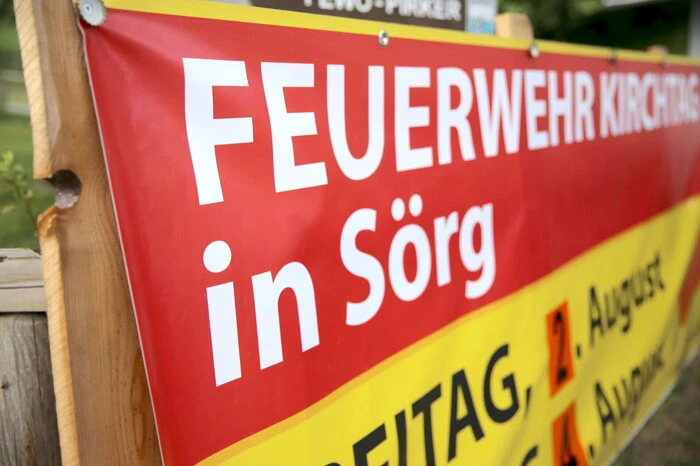 Auf 840 Meter Seehöhe hoch über dem Glantal gesichtet wurden am Freitag unter anderen Feuerwehrkommandant Walter Maltschnig, Stellvertreter Anton Habernig, Kassier Karl Pirker, Kameradschaftsführer Hubert Maier, Landjugend-Obmann Roman Pirker ... 