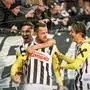 PASCHING,AUSTRIA,13.NOV.22 - SOCCER - ADMIRAL Bundesliga, Linzer ASK vs SK Sturm Graz. Image shows the rejoicing of Robert Zulj, Rene Renner and Keito Nakamura (LASK).Keywords: goal. Photo: GEPA pictures/ Manfred Binder