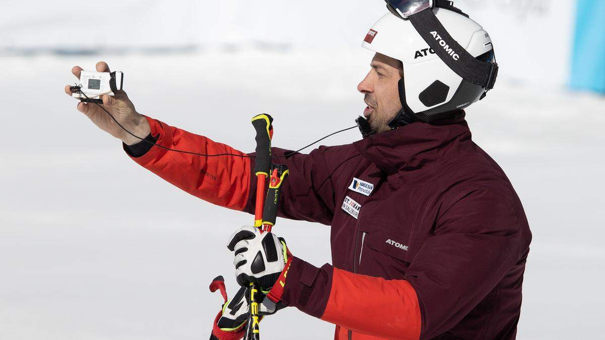 Im Winter rast Joachim Puchner die Weltcup-Abfahrten für die TV-Zuschauer hinunter - nun hat er geheiratet