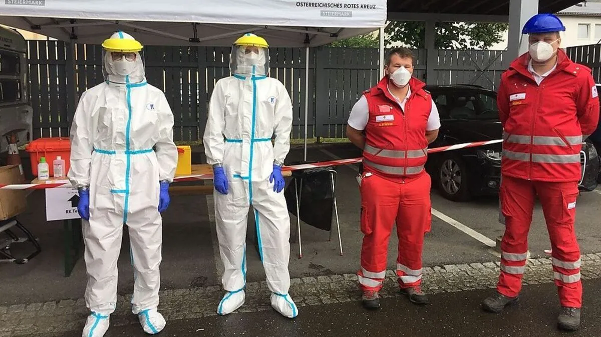 Immer vier Personen sind im „Drive in“ im Einsatz: Mathias Reiter, Lukas Galla, Oliver Stricker und Lukas Neuhold