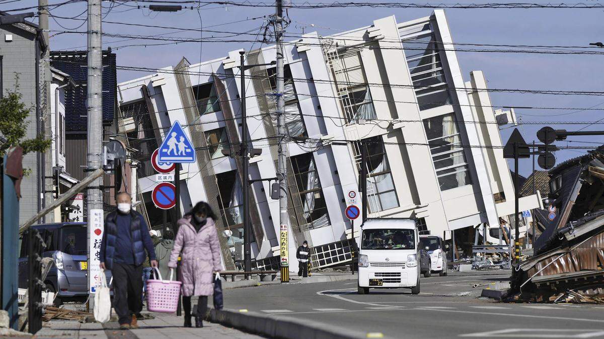 Ein Erdbeben verursachte in Japan schwere Schäden