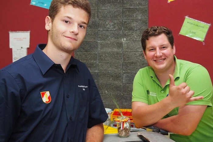 Bitte klicken Sie sich durch die Bilder. . .