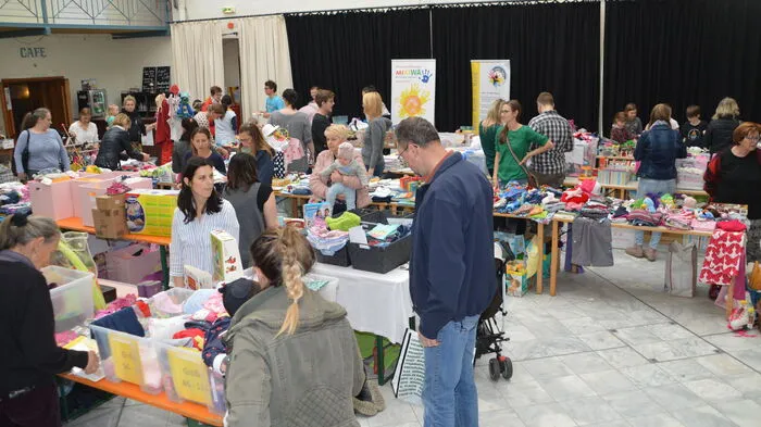 Alles was das Kinder- und Mutterherz begehrt, konnte man beim Kinder- und Babyflohmarkt im Amthof am Samstag finden.