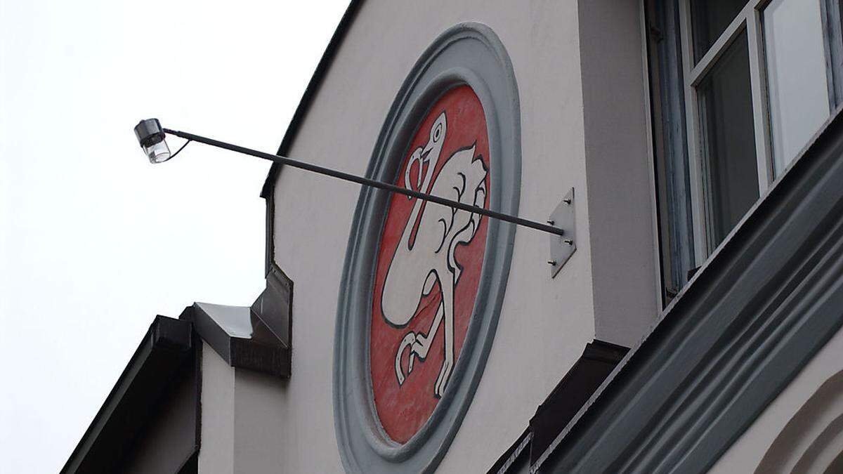 Der Leobener Strauß ziert auch das Alte Rathaus am Hauptplatz