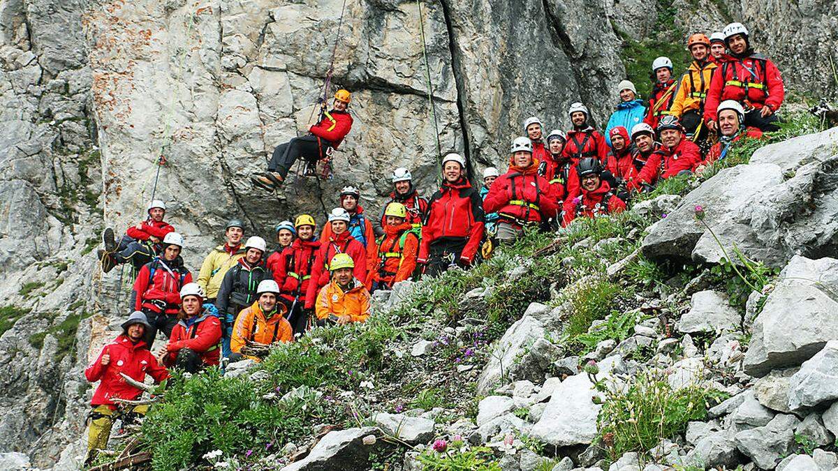 Diese Bergretter aus der ganzen Steiermark wurden kürzlich im neuen System unterwiesen	