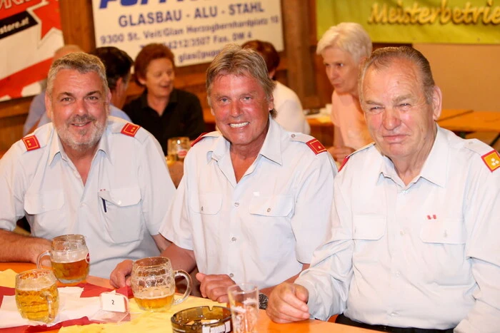 Grund genug, auf das Jubiläum das Glas zu erheben.