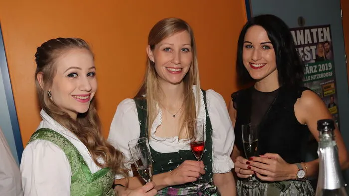 Volle Tanzflächen, schwungvolle Musik und beste Stimmung bis in die frühen Morgenstunden waren die perfekten Zutaten für eine rauschende Ballnacht in der Mehrzweckhalle der Volksschule Ligist.