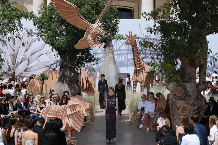 Klicken Sie sich durch die Höhepunkte von der Dior-Präsentation!
