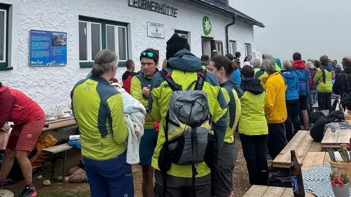 Viele Gäste fanden sich zur Feier bei der Leobner Hütte ein