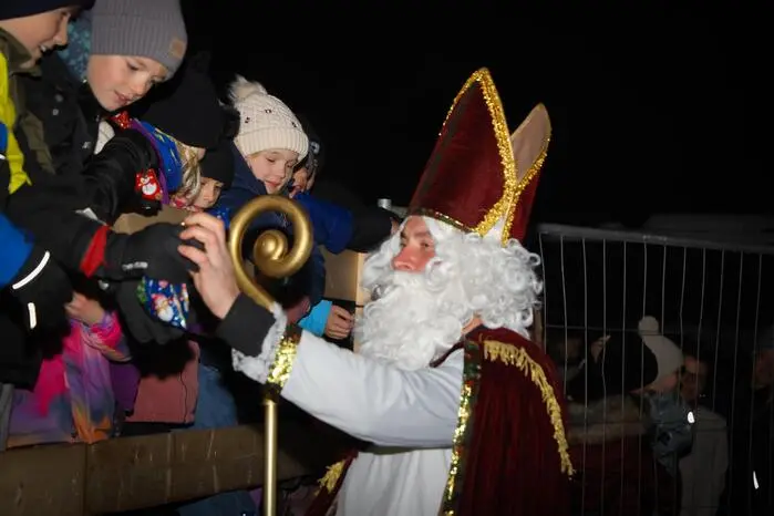 Der Nikolaus besuchte ab 17 Uhr die kleinen Gäste und verteilte gratis Nikolaussackerl.