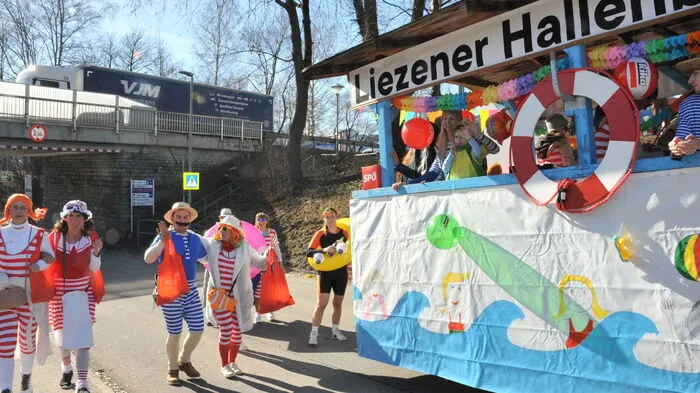 Herrliches Wetter und viel Spaß sah man beim Liezener Faschingsumzug