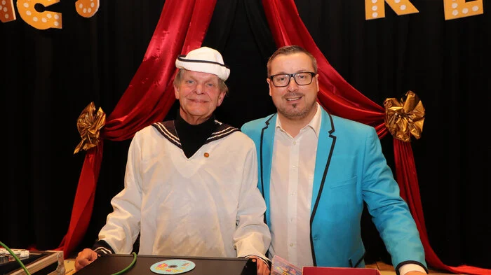 Die Veranstalter Erhard Blaßnig und Peter Michael Kowal freuten sich über eine erfolgreiche Faschingsparty im Stadtsaal.