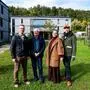 Beim Rundgang durch die Wohnanlage „Am Grünanger“ in Gratwein-Straßengel (v. l.): Florian Knaus (Wohnbaugruppe ENNSTAL), Christian Andexer (Juryvorsitzender Holzbaupreis Steiermark), Architektin Ana Očić und Architekt Martin Brischnik (superarchitektur).