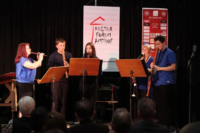 Ensembles der Musikschule FeldkirchenBlockflötenensemble: Johanna Rauter, Raphael Rauter, Marina Gangl, Matthias Haberl, Barbara Haberl und  Maria Wulz.Henry Vill - Pastime with good CompanyT. Arbeau Orchesographie - Belle qui tiens ma vieTilman Susato - Pavane  