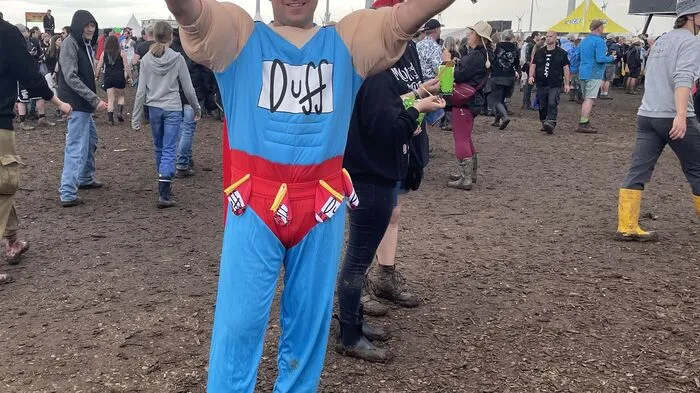 Dass es auf einem Rockfestival nicht zwangsläufig das klassische Bandshirt sein muss, beweist Roland aus Landsee (Burgenland)