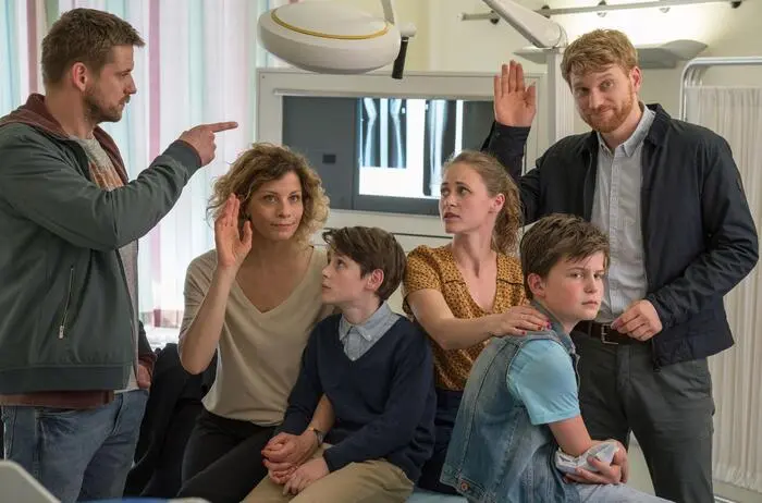 Der Fall „Bonusfamilie“ ist Teil von vielen Serien und Filmen. In diesem Fall sehr lustig aufbereitet in einer ARD-Serie.