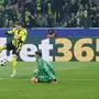 Bild: v.l. Marcel Sabitzer Borussia Dortmund, 20 mit der Chance zur Fuehrung, Torwart, Goalkeeper Inaki Pena FC Barcelona, Barca 13, 11.12.2024, Fussball, Champions League, Borussia Dormund - FC Barcelona, GER, Dortmund, Signal Iduna Park. *** Picture from l Marcel Sabitzer Borussia Dortmund, 20 with the chance to take the lead, Goalkeeper, Goalkeeper Inaki Pena FC Barcelona, 13 , 11 12 2024, Football, Champions League, Borussia Dormund FC Barcelona, GER, Dortmund, Signal Iduna Park Copyright: HMBxMedia/xHeikoxBecker