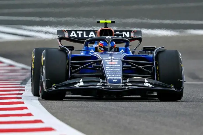 Williams' Spanish driver Carlos Sainz drives during the second day of the Formula One pre-season testing at the Bahrain International Circuit in Sakhir on February 27, 2025. (Photo by Giuseppe CACACE / AFP)