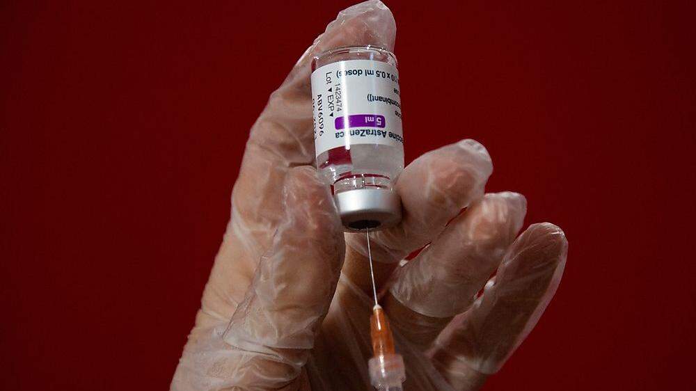 Alle bereits zugelassenen Covid-Impfstoffe stehen unter verstärkter Beobachtung