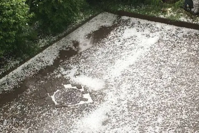 Klicken Sie sich durch die aktuellen Unwetter-Bilder unserer Leser!