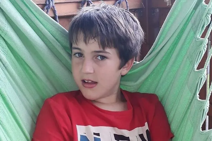 Paul Winkler (9), Malta: Mit Freunden gehe ich gerne auf den Spielplatz, um Fußball zu spielen. Das ist lustig. Aber wenn man in einem Haus wohnt, kann man besser toben. Manchmal höre ich, dass ich leiser sein soll.
