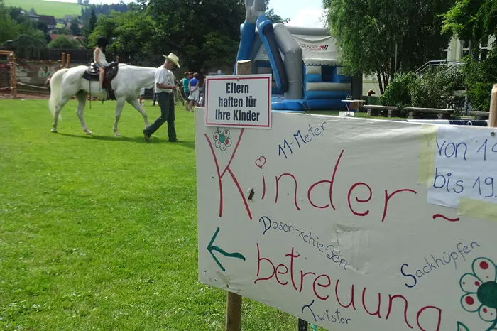 Neben der Verlosung hatte der Kirtag ausreichend Angebot an Speis und Trank, Kirtagsständen und anderen Attraktionen zu bieten.