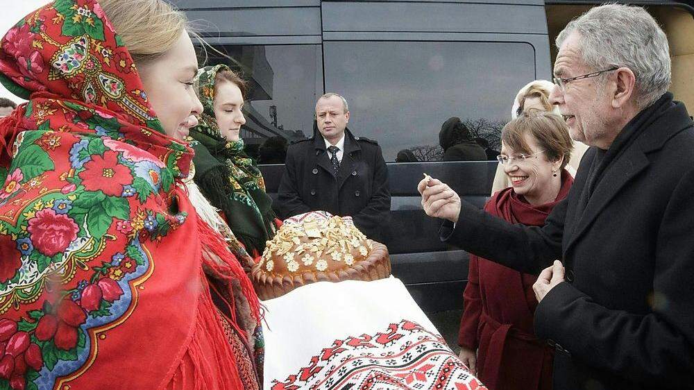 Van der Bellen bei der Ankunft in Kiew
