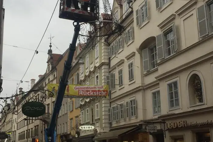 Seit wenigen Tagen rüsten sie die Straßen im Grazer Zentrum bereits für den Advent.