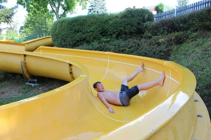 Viel Spaß hatten die Jugendlichen auch beim gemeinsamen Freibadbesuch...