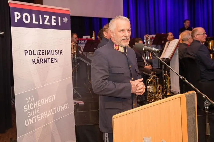 Die Moderation lag in den bewährten Händen von Polizeisprecher Rainer Dionisio ...