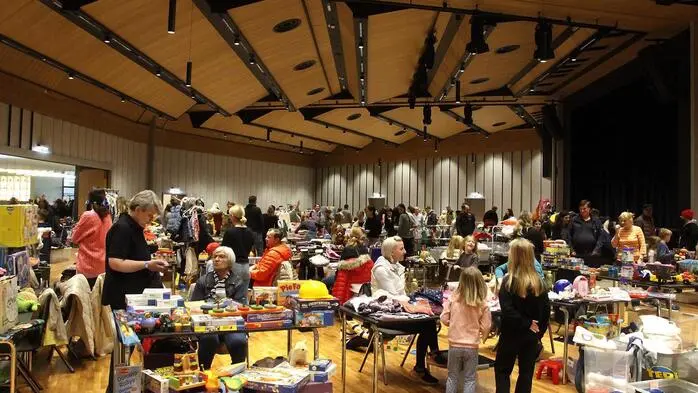 Letzten Samstag wurde die Stadthalle Fürstenfeld wieder zur Verkaufsbühne für den Fürstenfelder Kinderartikelbasar