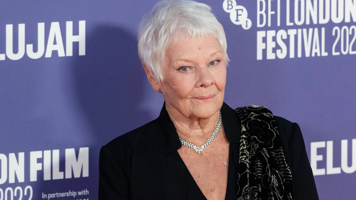 Judi Dench übt Kritik