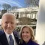 January 20, 2025, Washington, DC, USA: U.S President JOE BIDEN and First Lady JILL BIDEN pose for a selfie on the Colonnade by the Rose Garden as they prepare to depart the White House in Washington, D.C. The Bidens will depart as President-Elect Donald Trump and First Lady Melania Trump move in following today s inauguration. Washington United States of America - ZUMAp138 20250120_zaa_p138_001 Copyright: xJoexBiden/WhitexHousex