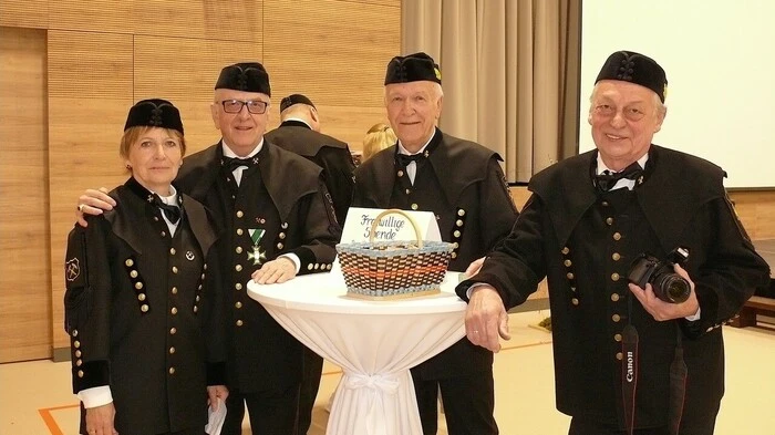 Das Bergbaumuseum in Ratten feierte am vergangenen Wochenende 20 Jahre. Zahlreiche Besucherinnen und Besucher kamen anlässlich der Feier ins erst kürzlich feierliche eröffnete Freizeitzentrum.