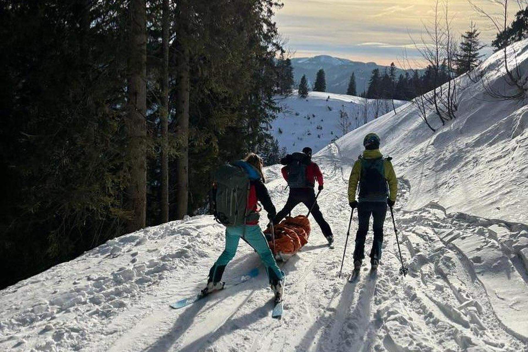 Präbichl  | Frau (77) verletzte sich bei Skitour schwer