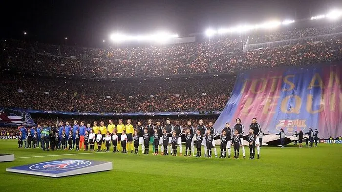 Knapp 100.000 Zuschauer fanden sich am 08. März 2017 im Camp Nou ein - keiner von ihnen hatte wohl realistisch mit dem gerechnet, was kommen sollte. Paris SG war mit einem komfortablen 4:0-Vorsprung nach Spanien gereist, für Barcelona schien die Lage aussichtslos: Nie zuvor konnte ein Team in der Königsklasse nach einer so hohen Hinspielniederlage in einer K.o.-Runde noch aufsteigen.
