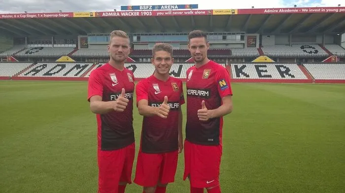 Sowohl die Admira, als auch der SV Mattersburg haben ihre Trikots noch nicht im Shop zur Auswahl. Dies wird erst kurz vor Saisonbeginn der Fall sein. Gleiches gilt für den SKN St. Pölten und den WAC.