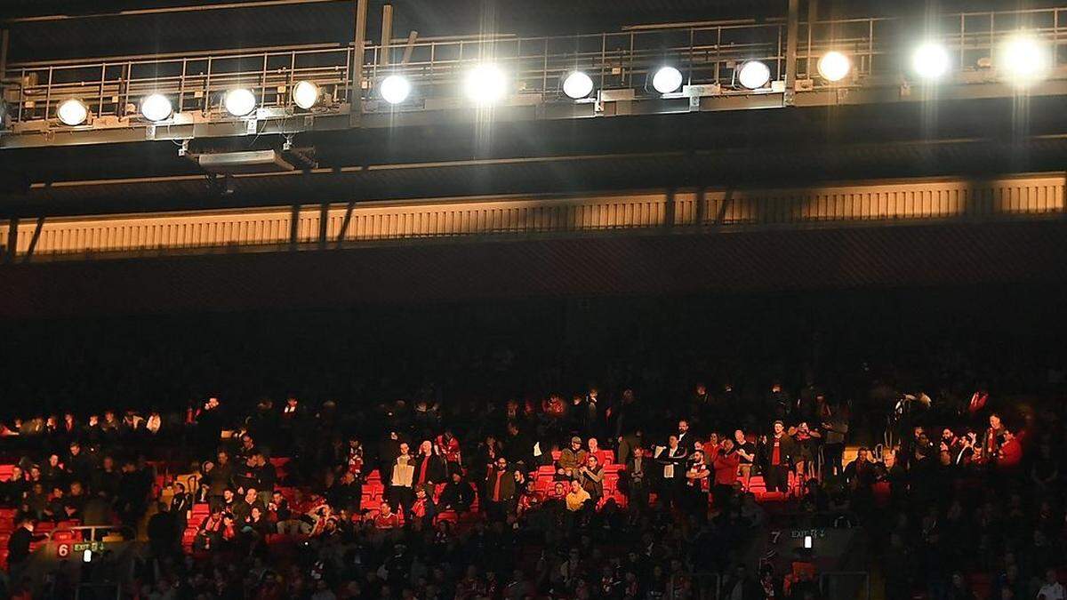 Der englische Fußball-Topclub Liverpool trauert um einen Fan