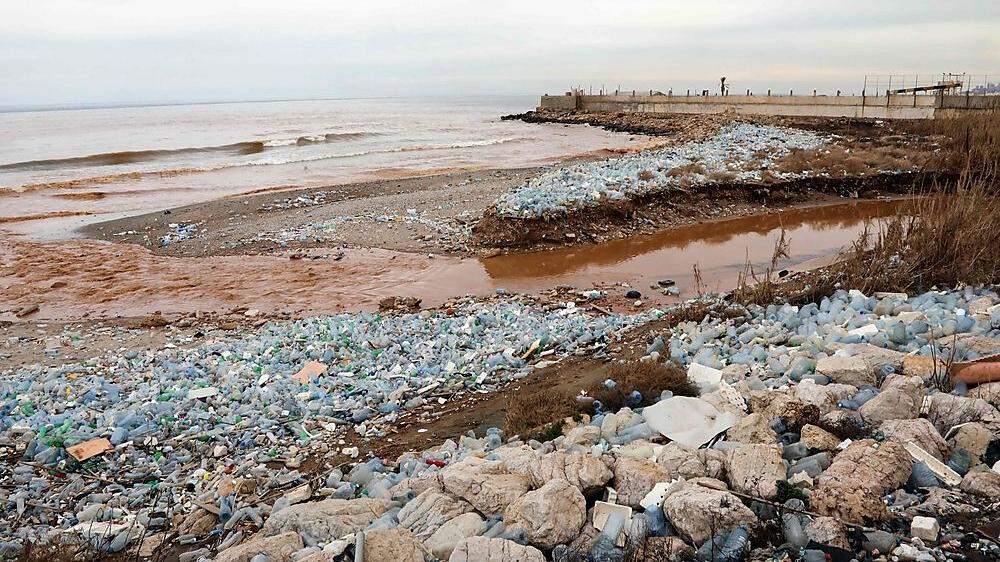Strand nahe Beirut: Mehr Kloake als Meer
