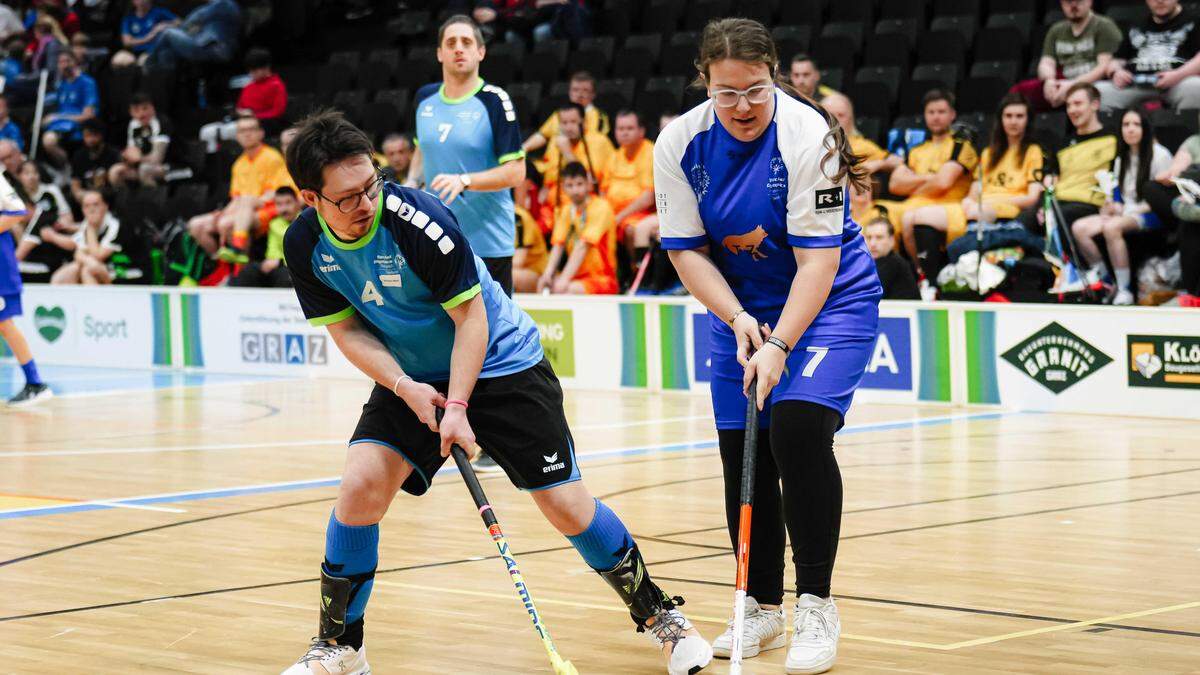 Im Floorball ging es bereits am Freitag zur Sache