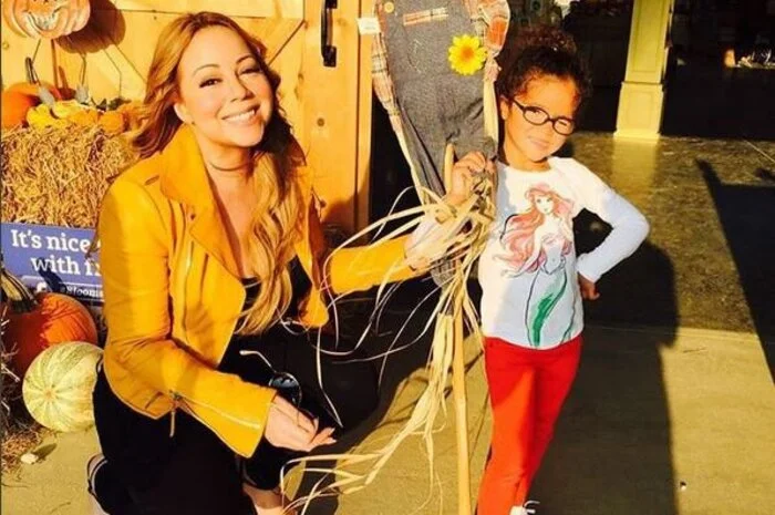 Sängerin Mariah Carey und Tochter Monroe Cannon präsentieren stolz auf Instagram ihre Halloween-Dekoration.