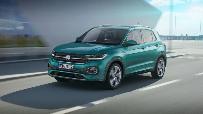 Noch stadttauglicher als der T-Roc, wesentlich kompakter als der Tiguan, aber dennoch ein praktischer Alltagsbegleiter: Das hat sich VW beim T-Cross vorgenommen. Seine Basis bildet – wie bereits beim Polo – der modulare Querbaukasten des Konzerns.