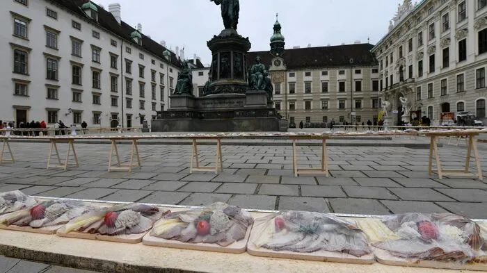 Der Verein der Steirer und der Tourismusregionalverband Süd- &amp; Weststeiermark haben in der Bundeshauptstadt zum Faschingsbeginn um 11.11 Uhr die längste Brettljause der Welt aufgewartet.