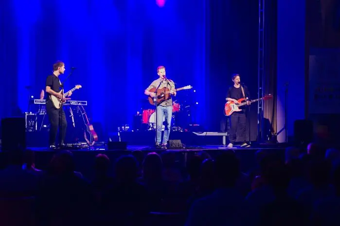 Gemeinsam mit seiner Band präsentierte der gebürtige Oberösterreicher sein neues Album „Prudence“.